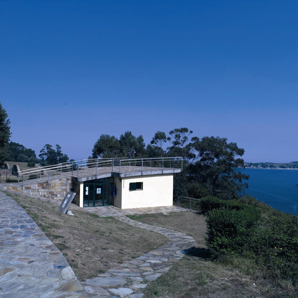 Albergue De Peregrinos De Ribadeo — Ribadeo